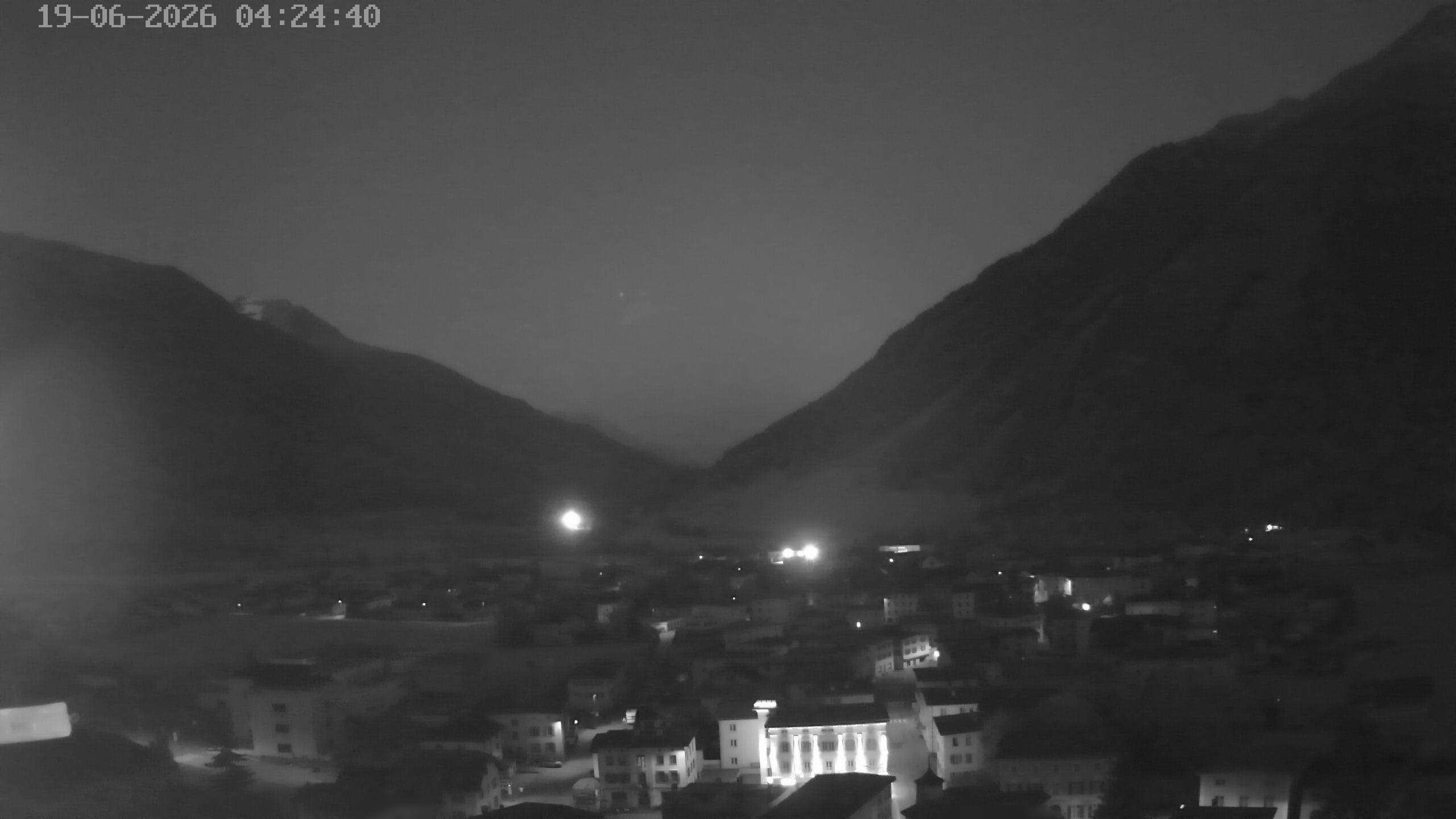 Archiv Foto Webcam Zernez - Oberengadin