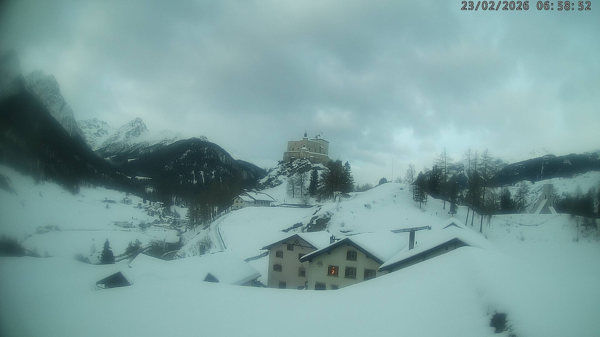 Archiv Foto Webcam Schloss Tarasp, Graubünden