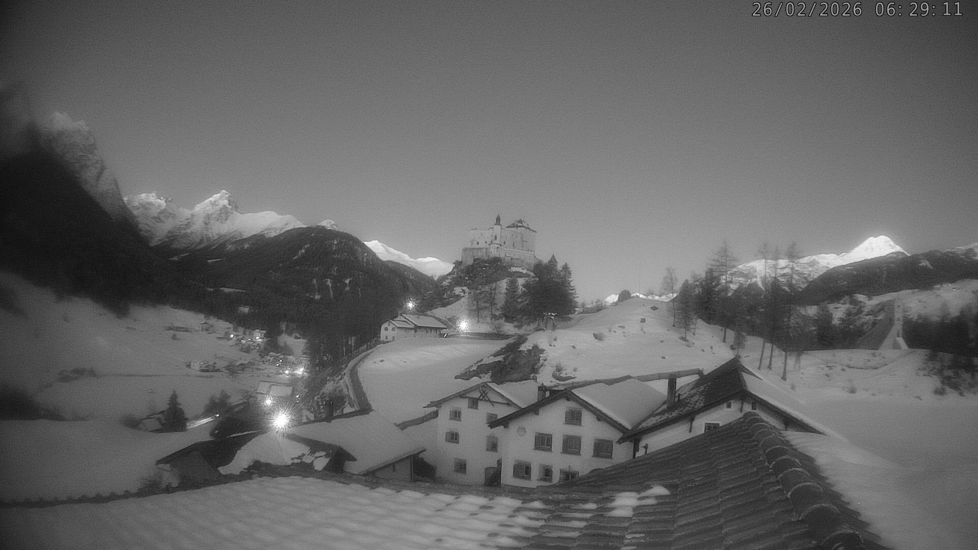 Archived image Webcam Tarasp Castle, Grisons