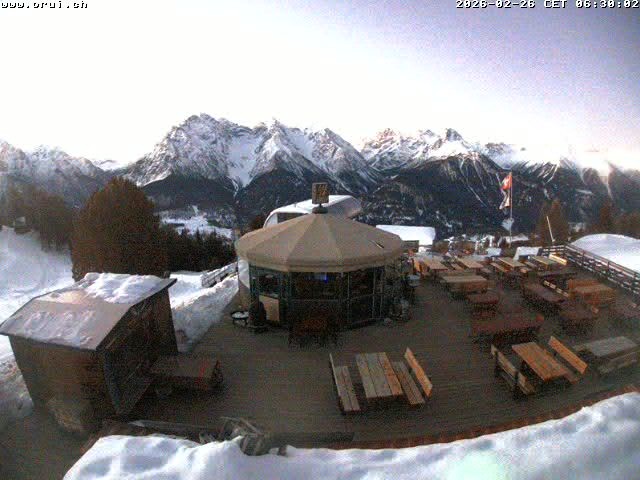 Archived image Webcam Scuol: mountain station chairlift "Prui", Ftan