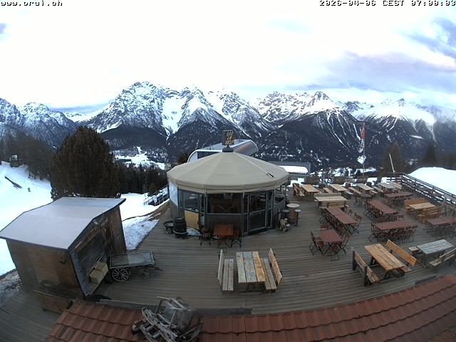 Archived image Webcam Scuol: mountain station chairlift "Prui", Ftan