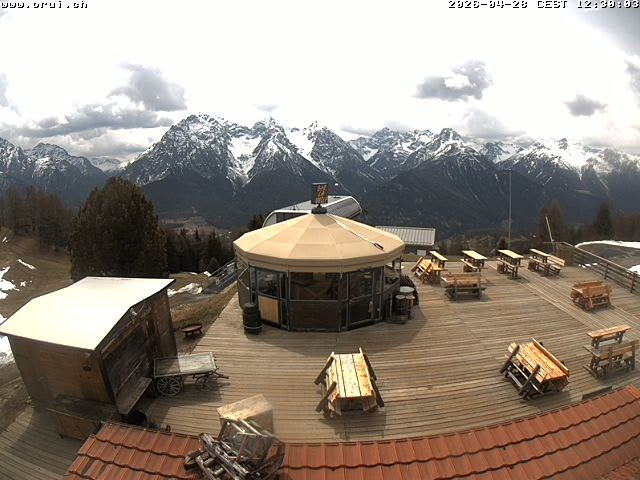 Archived image Webcam Scuol: mountain station chairlift "Prui", Ftan