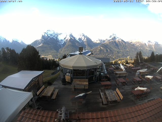 Archived image Webcam Scuol: mountain station chairlift "Prui", Ftan