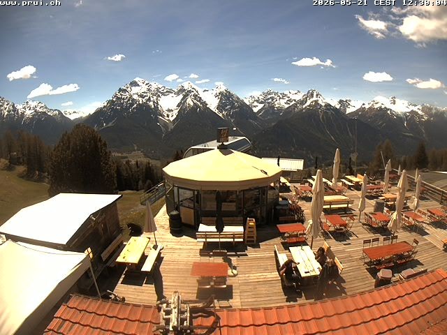 Archived image Webcam Scuol: mountain station chairlift "Prui", Ftan