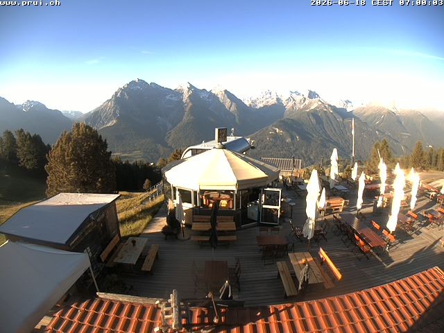 Archived image Webcam Scuol: mountain station chairlift "Prui", Ftan