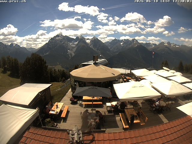 Archived image Webcam Scuol: mountain station chairlift "Prui", Ftan