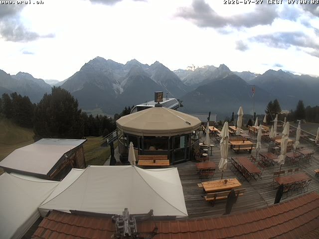 Archived image Webcam Scuol: mountain station chairlift "Prui", Ftan