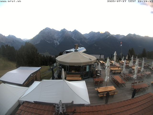 Archived image Webcam Scuol: mountain station chairlift "Prui", Ftan