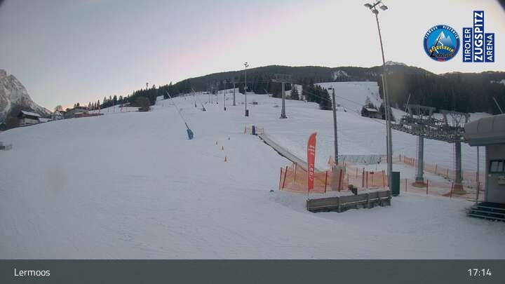 Archiv Foto Webcam Lermoos - Familyjet Talstation