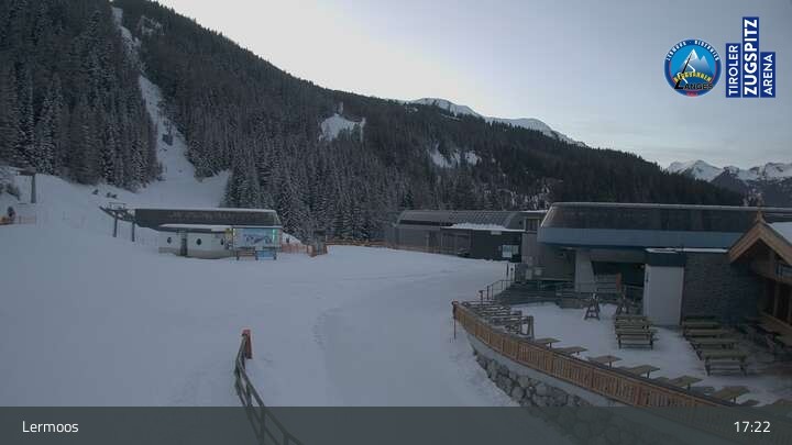 Archived image Webcam Lermoos - Hochmoos Express Top Station