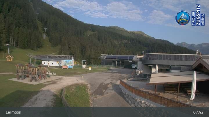 Archived image Webcam Lermoos - Hochmoos Express Top Station