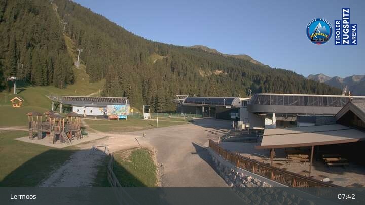 Archived image Webcam Lermoos - Hochmoos Express Top Station