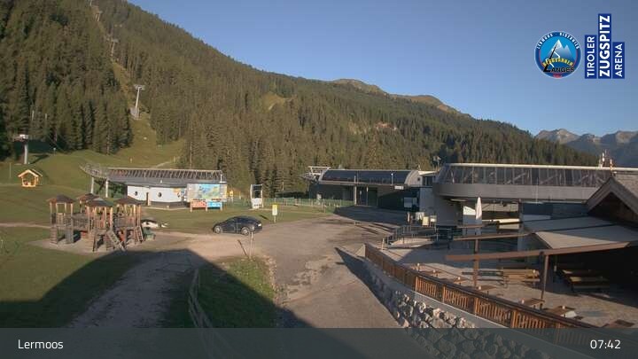 Archived image Webcam Lermoos - Hochmoos Express Top Station