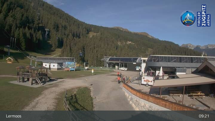 Archived image Webcam Lermoos - Hochmoos Express Top Station
