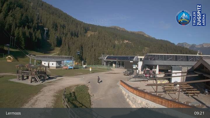Archived image Webcam Lermoos - Hochmoos Express Top Station