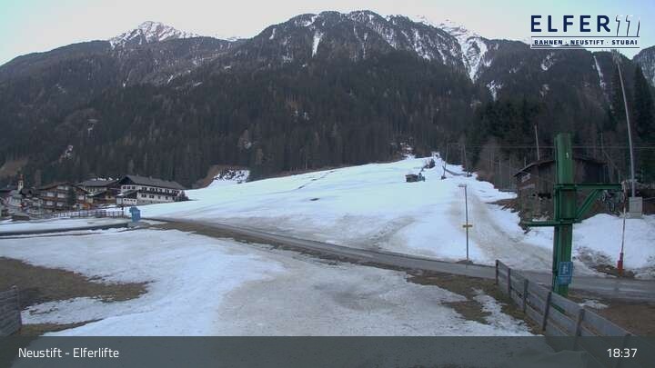 Archived image Webcam Krössbach (Neustift - Hochstubai)
