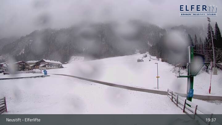 Archived image Webcam Krössbach (Neustift - Hochstubai)
