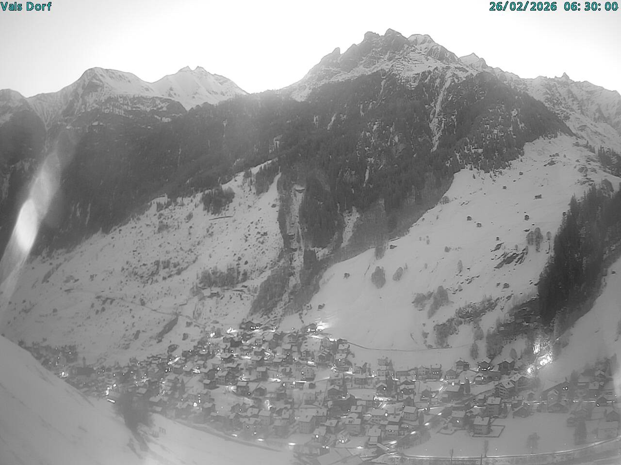 Archiv Foto Webcam Blick auf das Dorf Vals