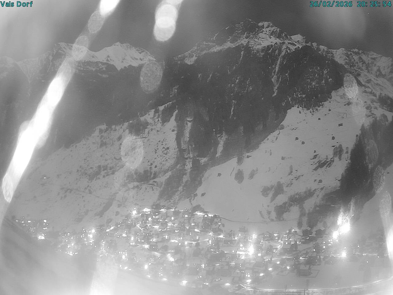 Archiv Foto Webcam Blick auf das Dorf Vals