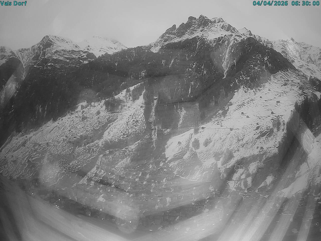 Archiv Foto Webcam Blick auf das Dorf Vals