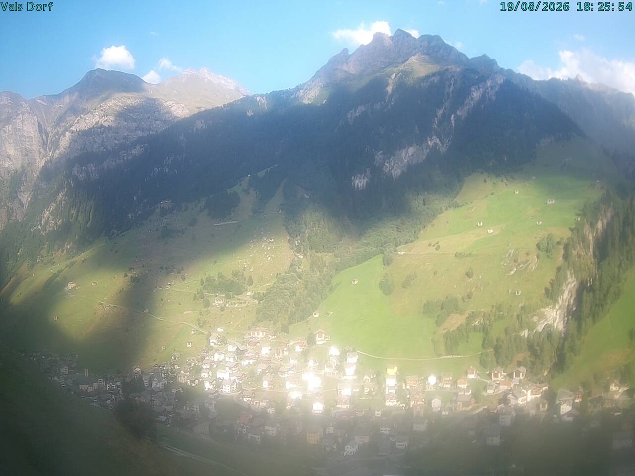 Archiv Foto Webcam Blick auf das Dorf Vals