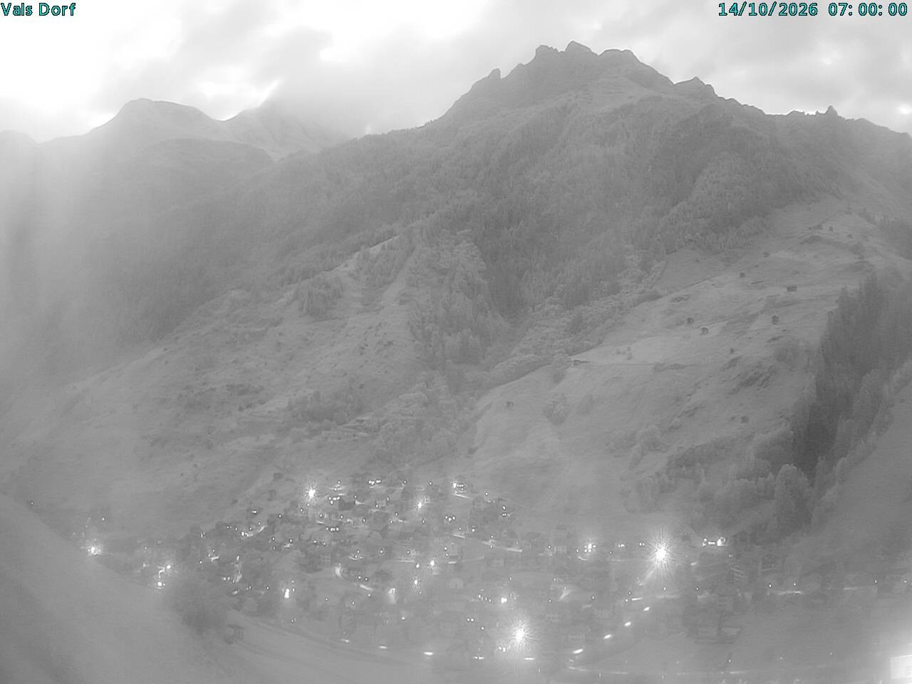 Archiv Foto Webcam Blick auf das Dorf Vals