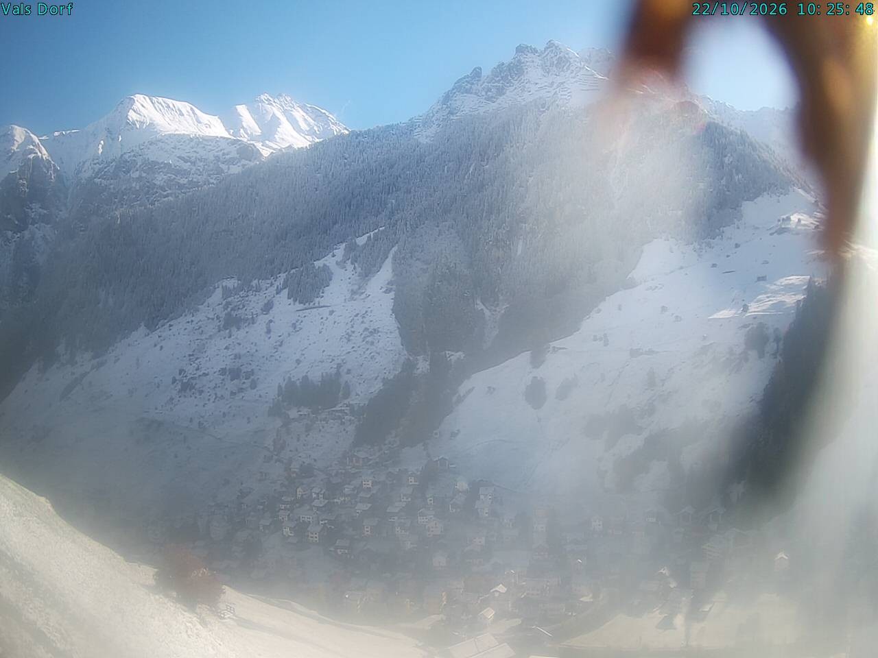 Archiv Foto Webcam Blick auf das Dorf Vals