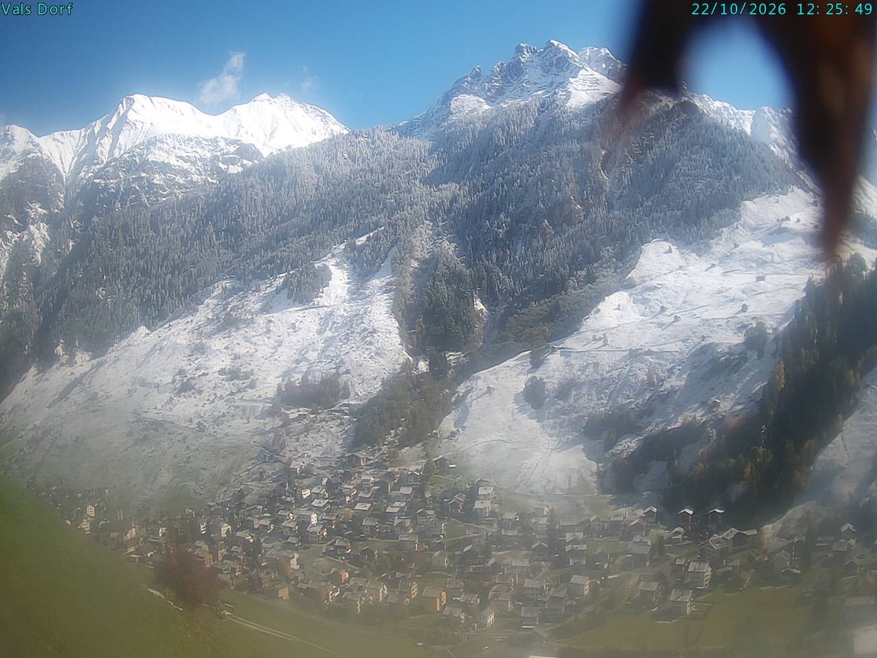 Archiv Foto Webcam Blick auf das Dorf Vals