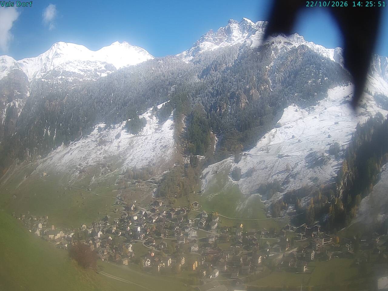 Archiv Foto Webcam Blick auf das Dorf Vals
