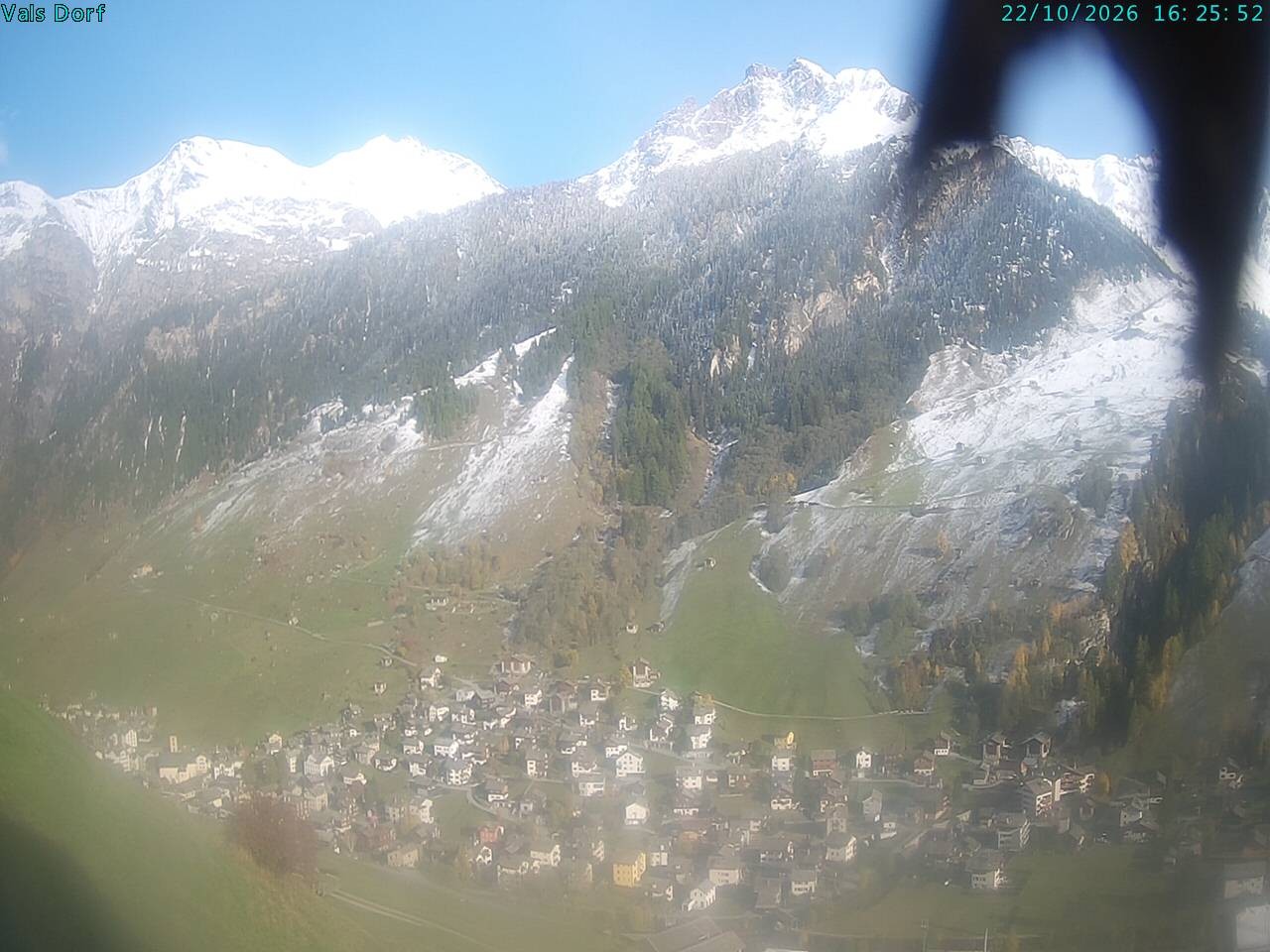 Archiv Foto Webcam Blick auf das Dorf Vals