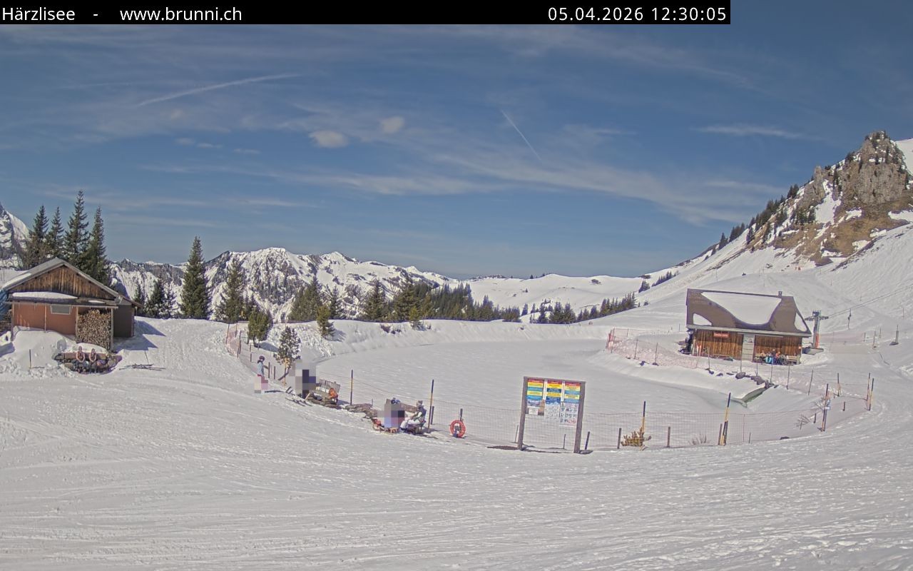 Archived image Webcam Engelberg Titlis: Lake Härzlisee