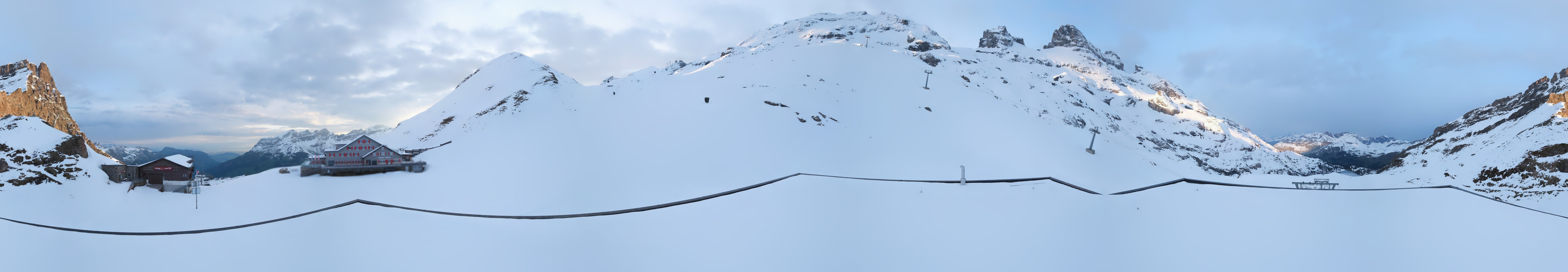 Archiv Foto Webcam Engelberg Titlis: Berghaus Jochpass