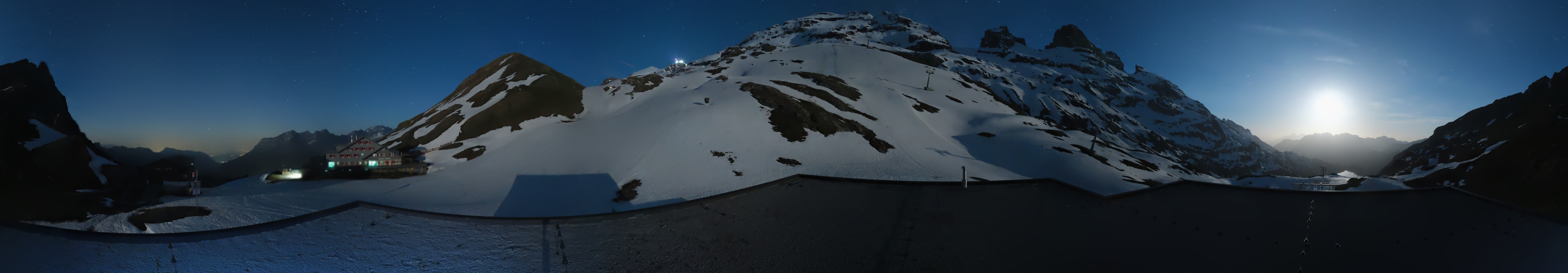 Archiv Foto Webcam Engelberg Titlis: Berghaus Jochpass