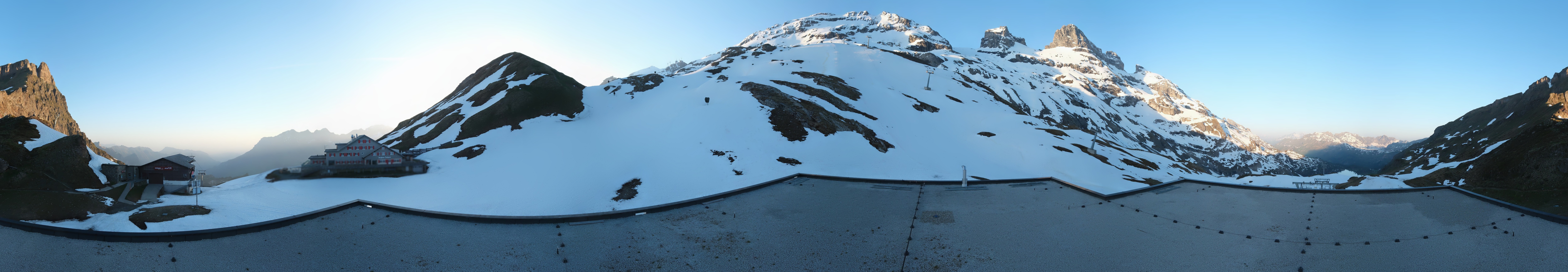 Archiv Foto Webcam Engelberg Titlis: Berghaus Jochpass
