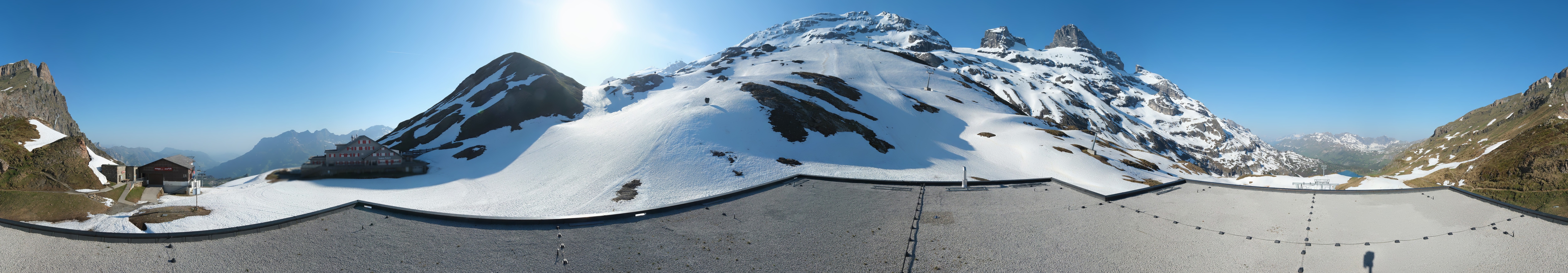 Archiv Foto Webcam Engelberg Titlis: Berghaus Jochpass