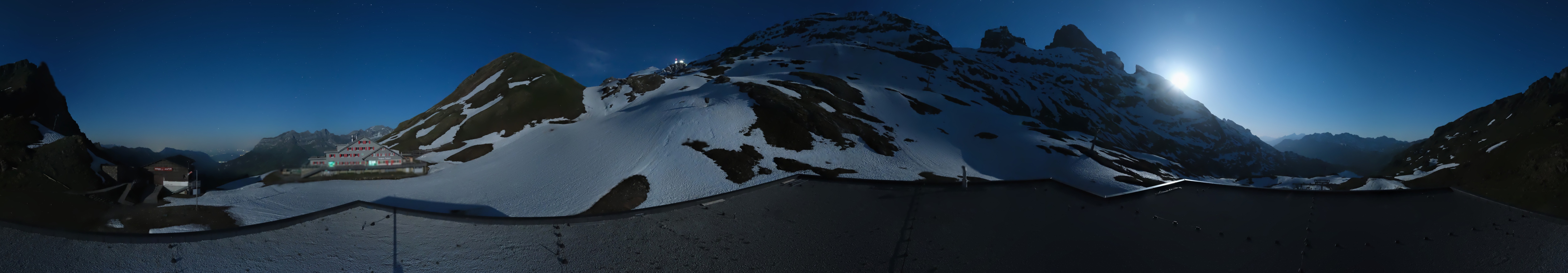 Archiv Foto Webcam Engelberg Titlis: Berghaus Jochpass