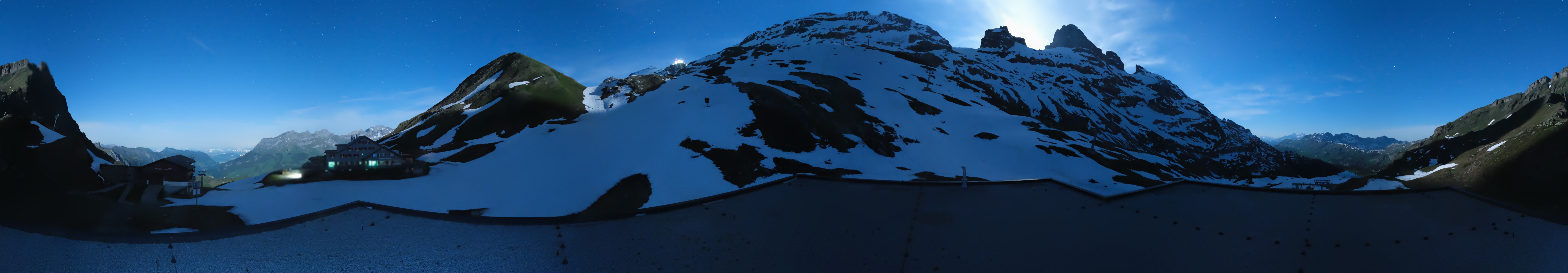 Archived image Webcam Engelberg Titlis: Mountain restaurant Jochpass