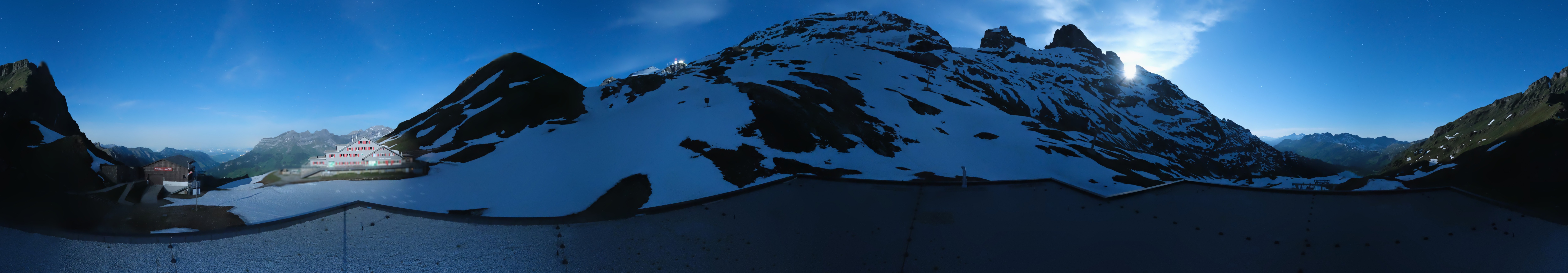 Archived image Webcam Engelberg Titlis: Mountain restaurant Jochpass