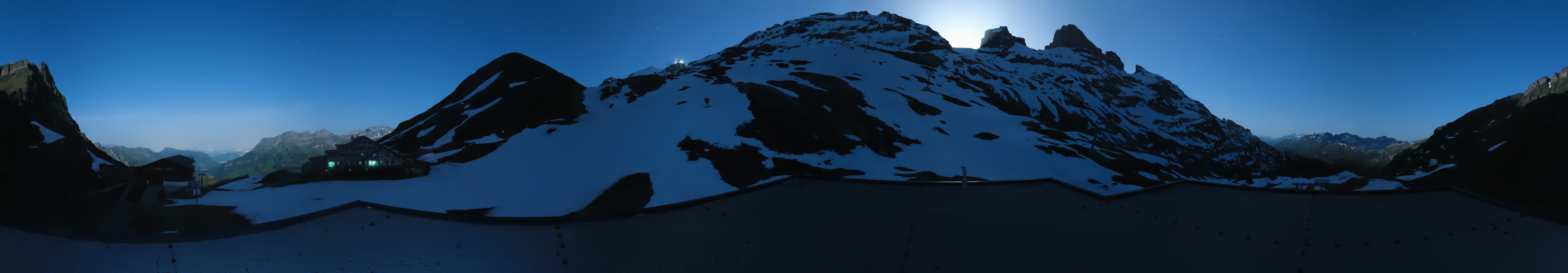 Archived image Webcam Engelberg Titlis: Mountain restaurant Jochpass