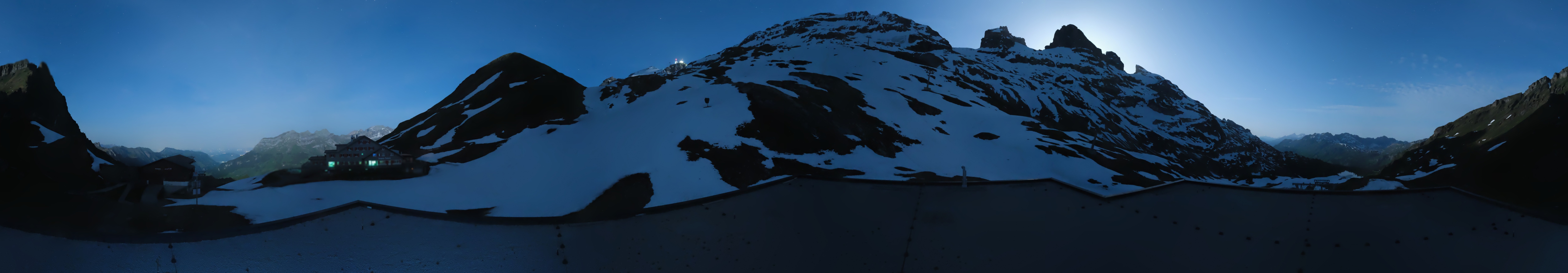 Archived image Webcam Engelberg Titlis: Mountain restaurant Jochpass