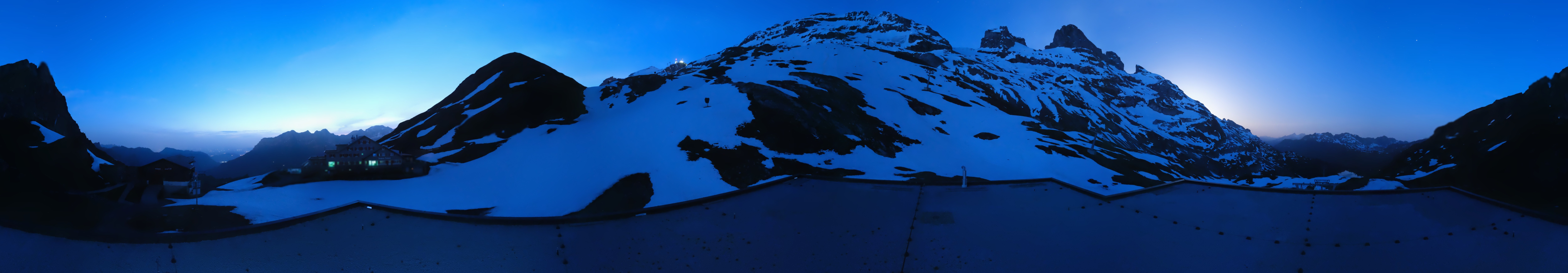 Archived image Webcam Engelberg Titlis: Mountain restaurant Jochpass