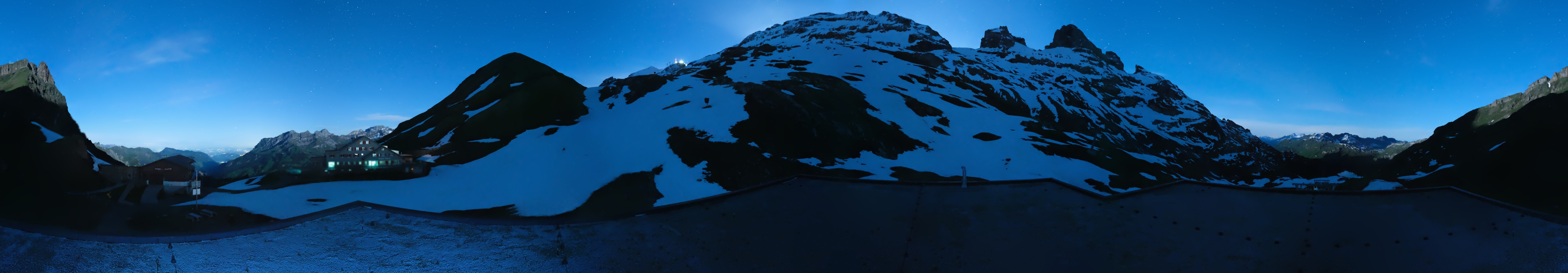 Archived image Webcam Engelberg Titlis: Mountain restaurant Jochpass