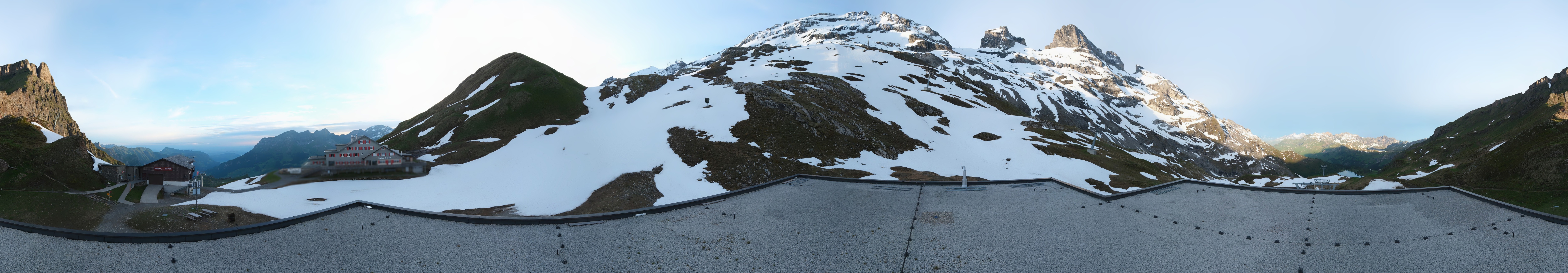 Archived image Webcam Engelberg Titlis: Mountain restaurant Jochpass