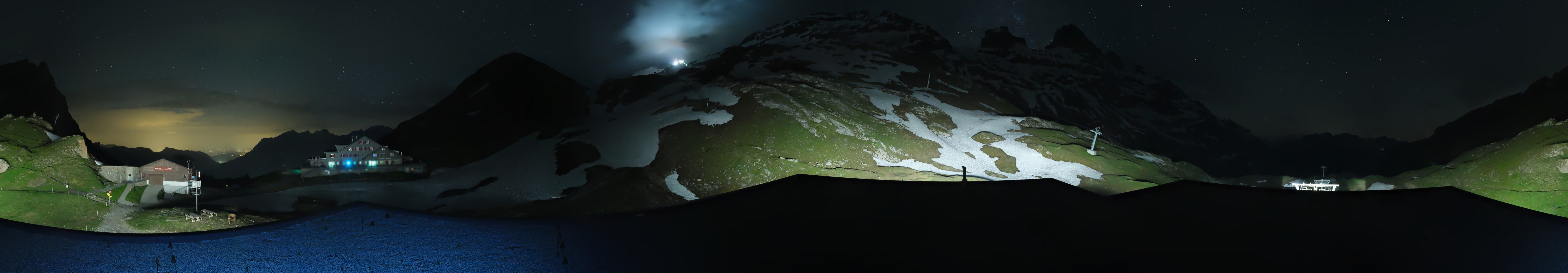 Archiv Foto Webcam Engelberg Titlis: Berghaus Jochpass