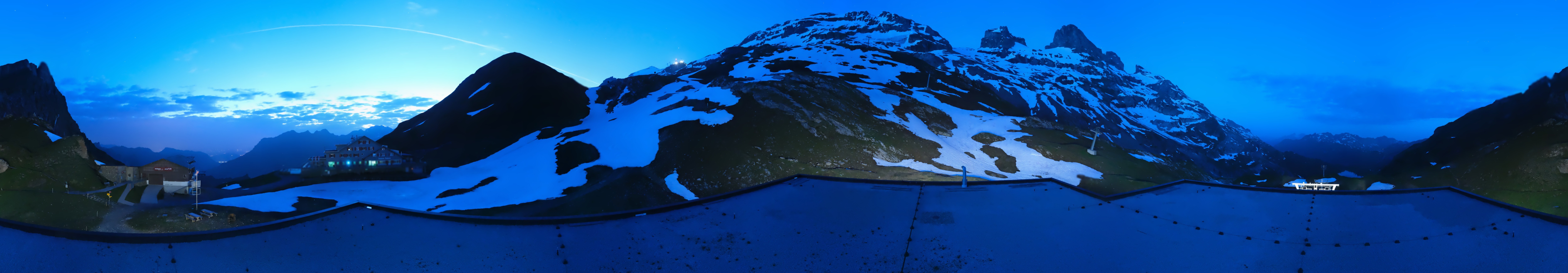 Archiv Foto Webcam Engelberg Titlis: Berghaus Jochpass