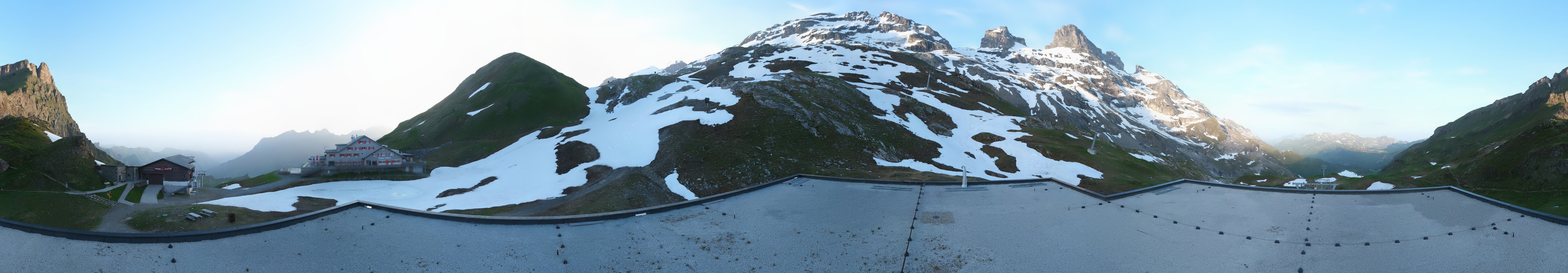 Archiv Foto Webcam Engelberg Titlis: Berghaus Jochpass
