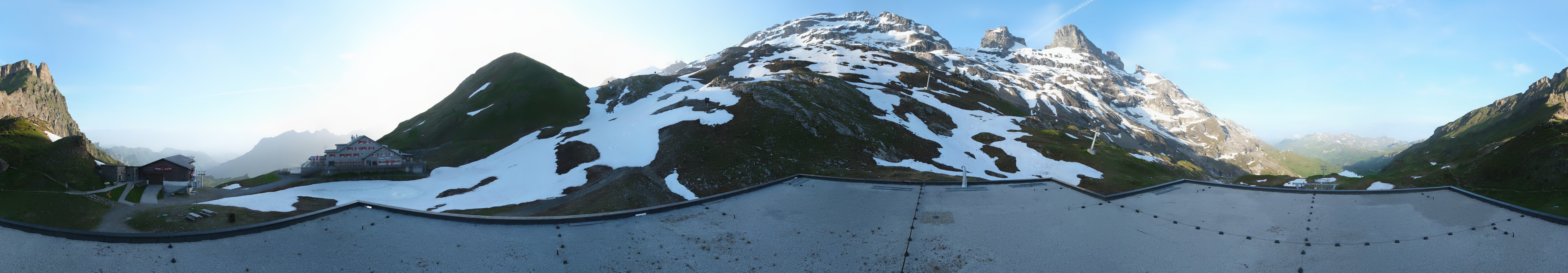 Archiv Foto Webcam Engelberg Titlis: Berghaus Jochpass