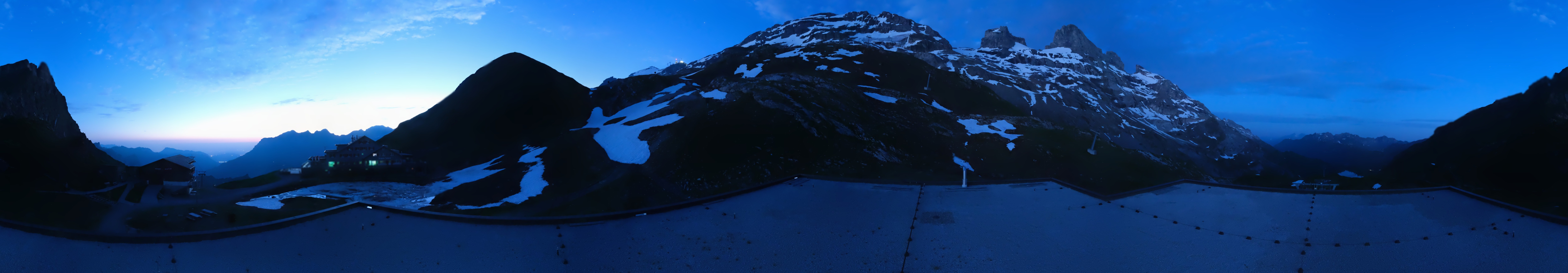 Archiv Foto Webcam Engelberg Titlis: Berghaus Jochpass