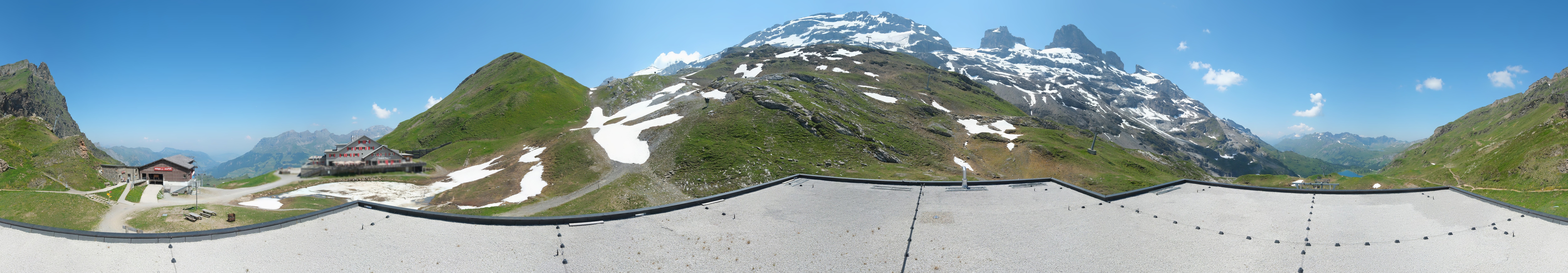 Archiv Foto Webcam Engelberg Titlis: Berghaus Jochpass