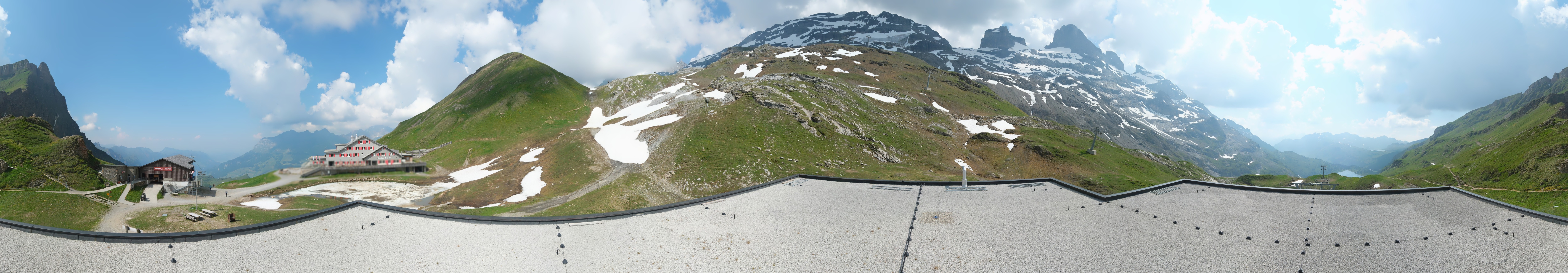 Archiv Foto Webcam Engelberg Titlis: Berghaus Jochpass